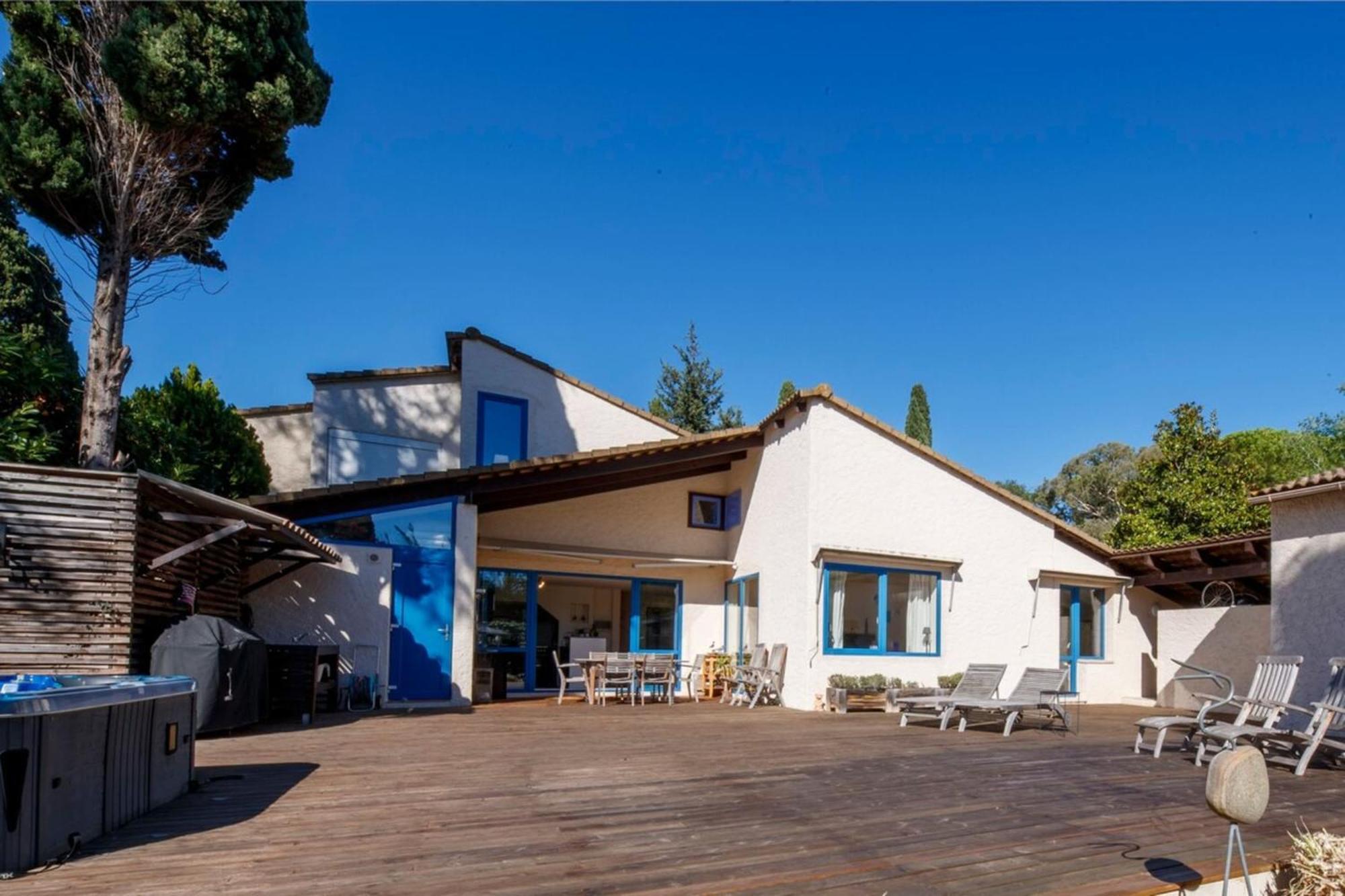 06V - Beautiful Villa With Spa Pool And Tennis Бьо Экстерьер фото
