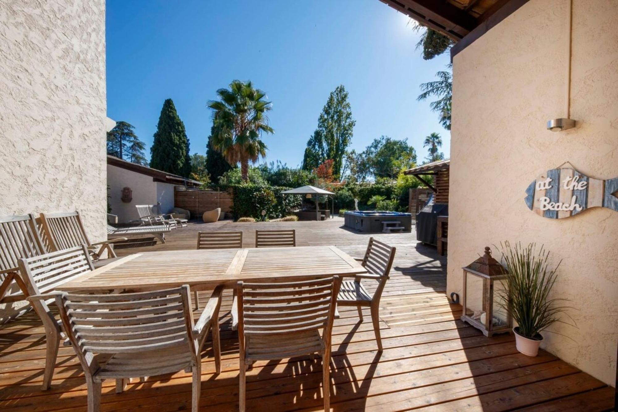 06V - Beautiful Villa With Spa Pool And Tennis Бьо Экстерьер фото